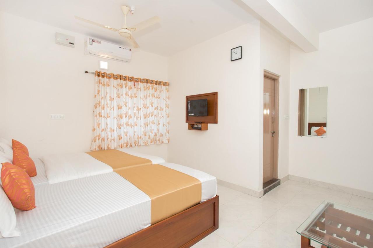 Oyo 11097 Hotel Grand Arabian Бангалор Екстериор снимка