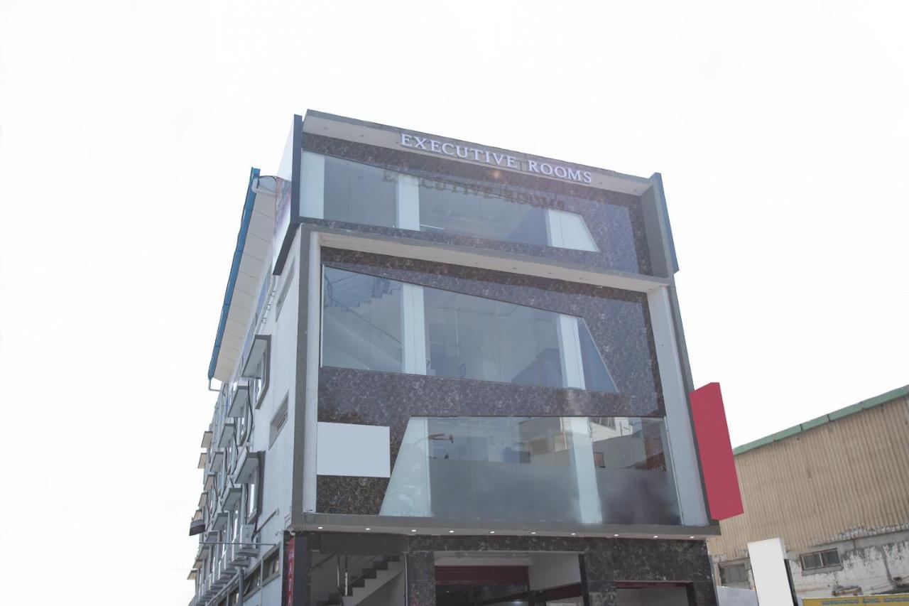 Oyo 11097 Hotel Grand Arabian Бангалор Екстериор снимка